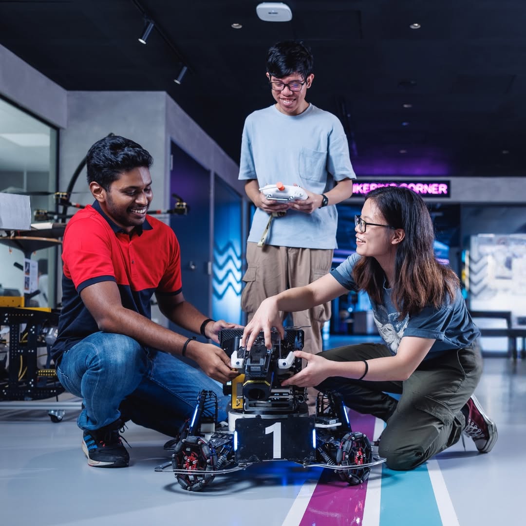 A showcase of robotics and artificial intelligence technology at Funan