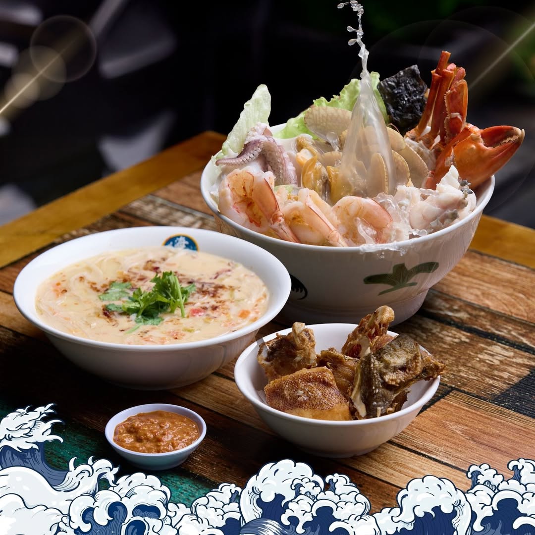 A vibrant display of fresh seafood dishes, typical of Hai Kah Lang's offerings.